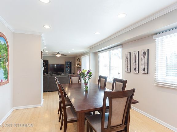 5th image of 1470 Larchmont Dr