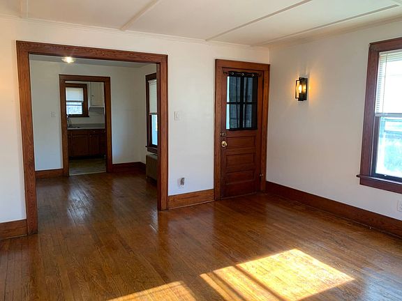 3rd image of 122 Saratoga Ave #2