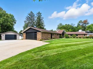 5309 Foster Rd, Midland, MI 48642