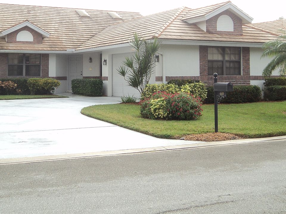 1st image of 449 SW Jefferson Cir