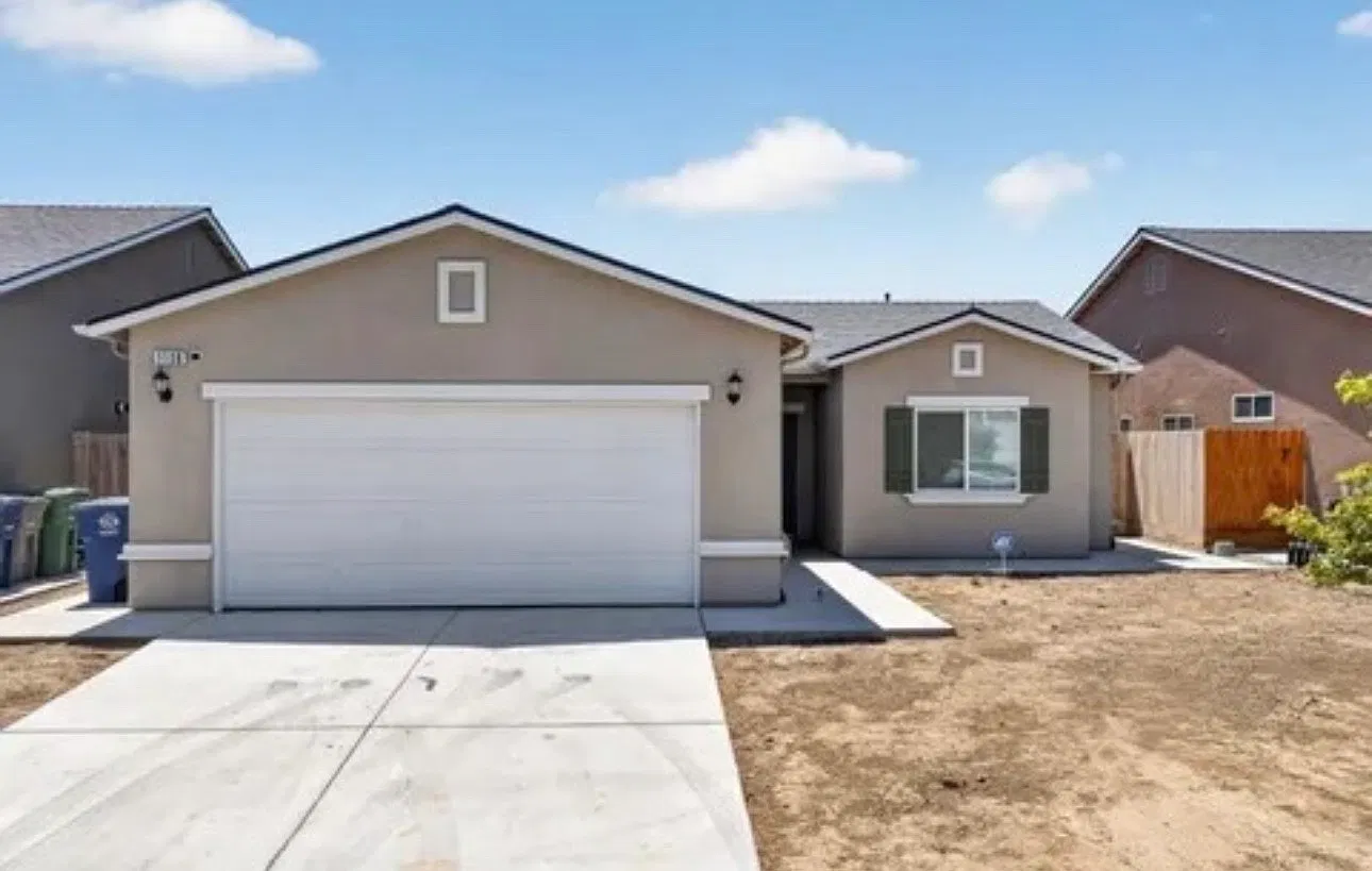 3 bed, 1249 sqft, $2,300 — Photo 1