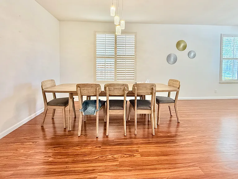 863 Dederick Ct — Photo 9