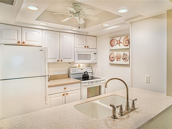 5th image of 845 E Gulf Dr #441