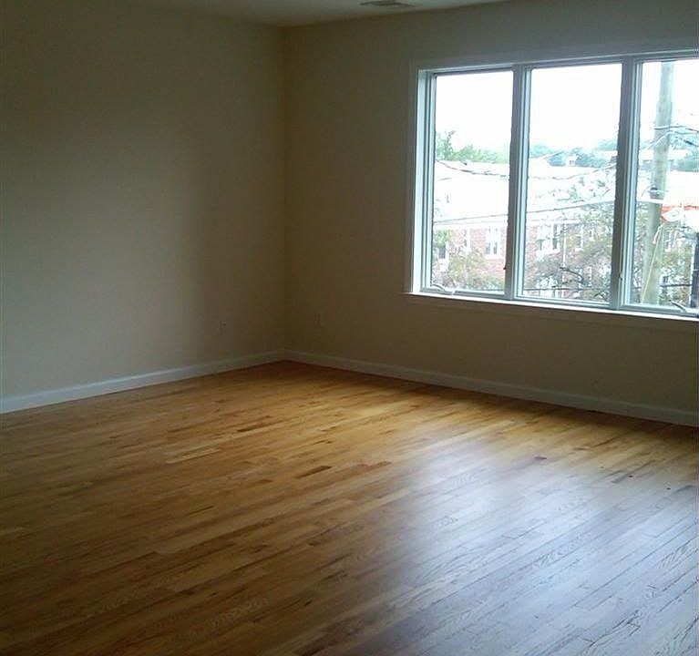 1st image of 839 Palisade Ave