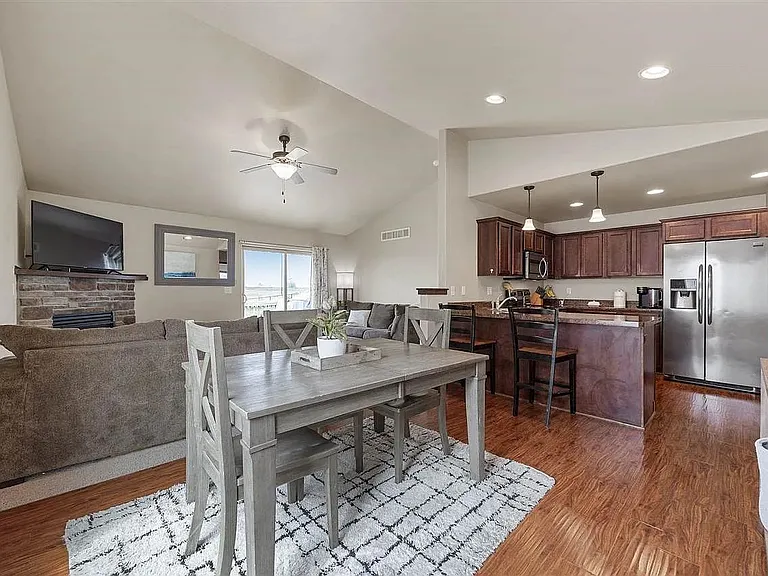 459 Bainberry St #1 — Photo 2