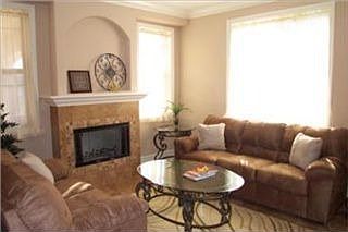 2nd image of 1202 Blossom Ln