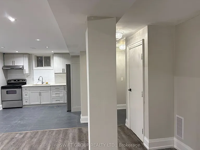 31 Irwin Dr N #B — Photo 13