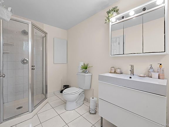 5th image of 202 Tinton Place