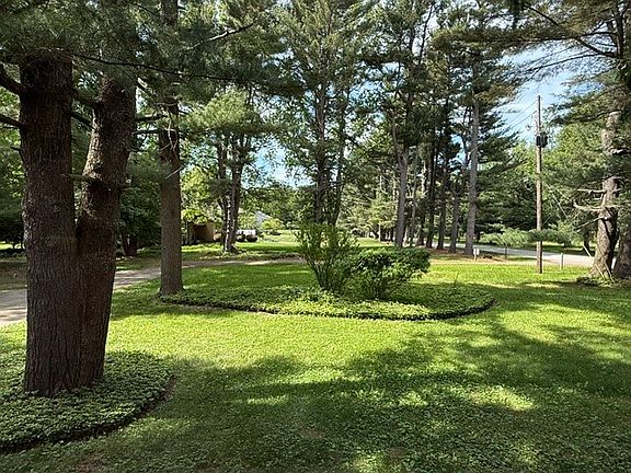4th image of 890 Lord Rd