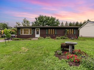 1420 Manhatas Trl, Algonquin, IL 60102