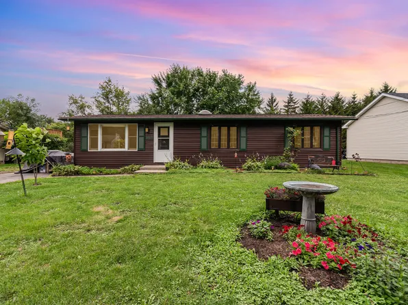 1420 Manhatas Trl, Algonquin, IL 60102