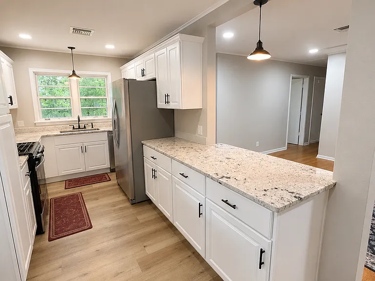 125 Charles Ave — Photo 6