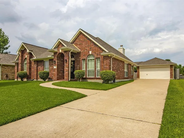 306 King William Dr, La Porte, TX 77571