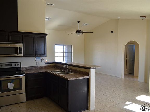 5th image of 2060 E San Pedro St