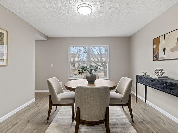 3rd image of 4315 Shady Meadows Dr