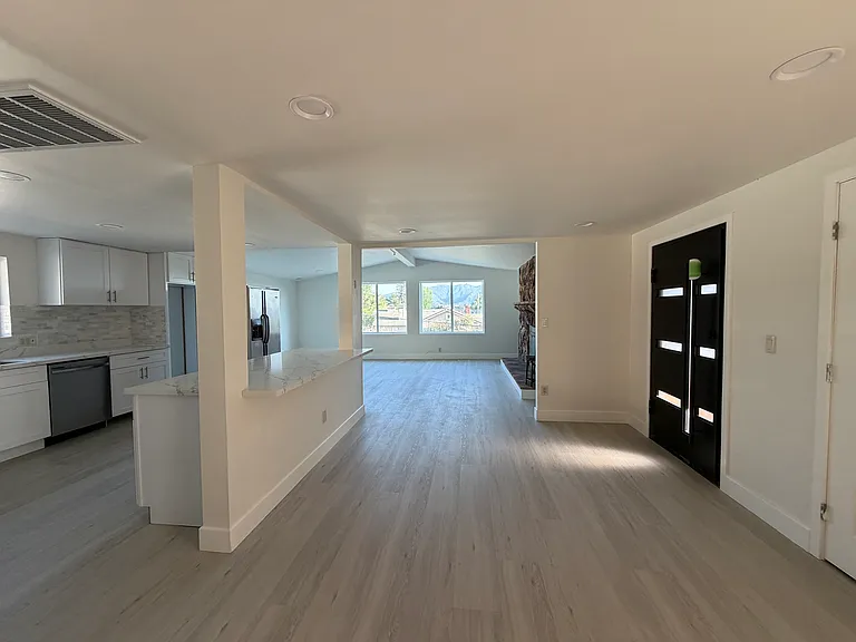 10411 Glory Ave — Photo 7