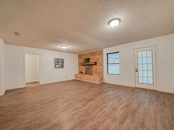4th image of 204 Cedarcrest Dr