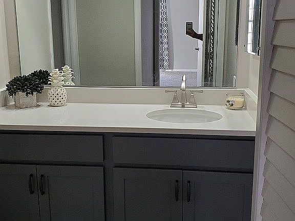 Bathroom vanity