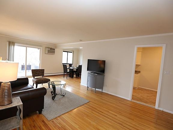 3rd image of 5 Darian Ct APT 2B