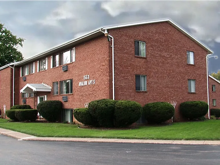 Avalon Apartments — Photo 6