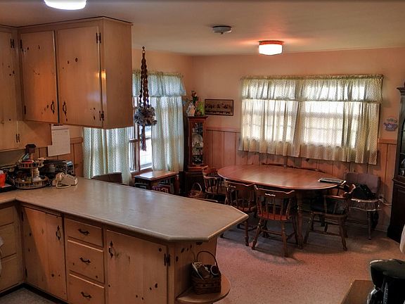 3rd image of 1206 Wellhausen Ave