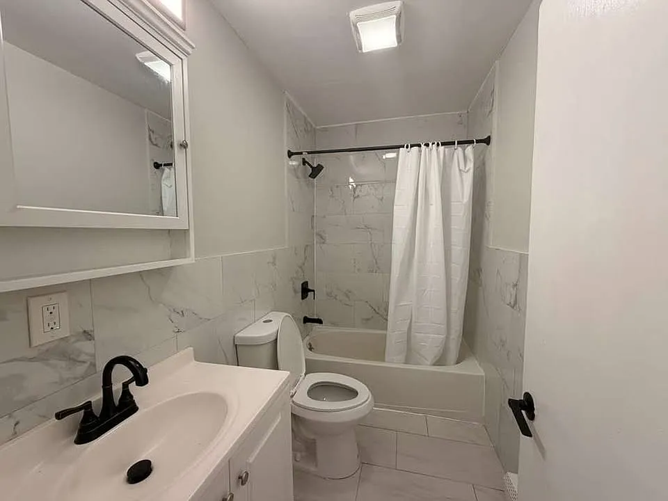 77 Orchard St — Photo 2