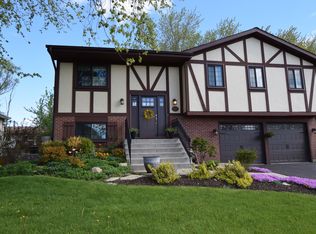 2274 Harbor Ln, Hanover Park, IL 60133