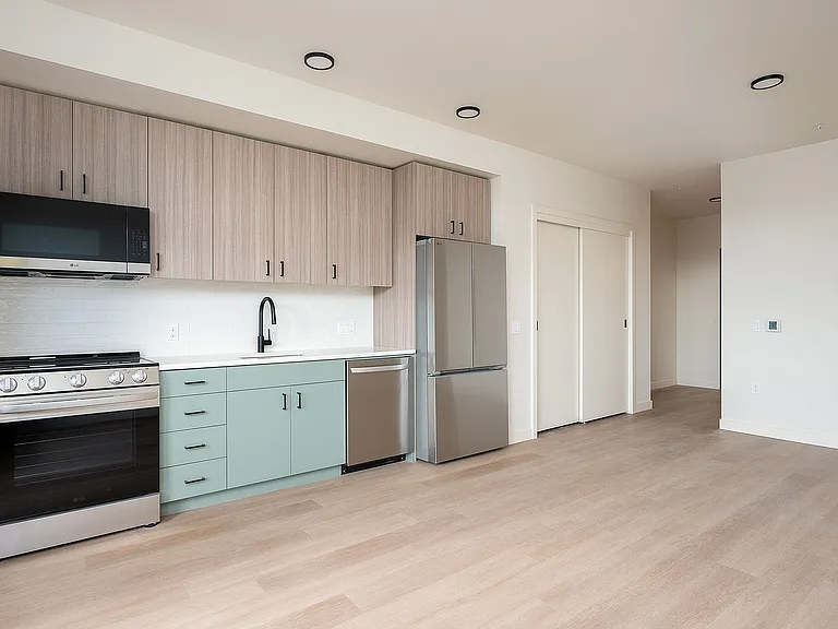 Cedarline — Photo 17