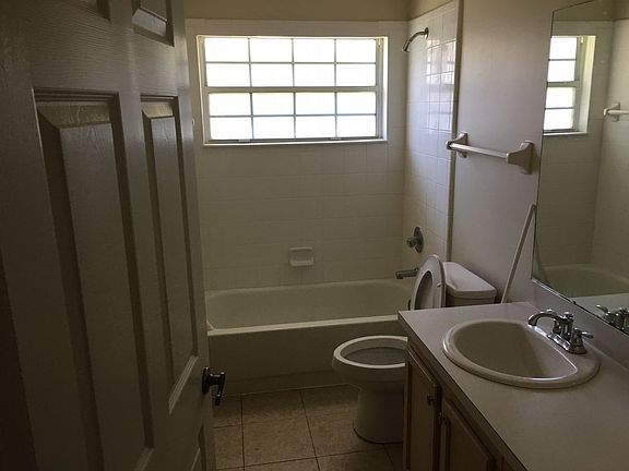 2nd image of 11927 Elizabeth Ann Ct