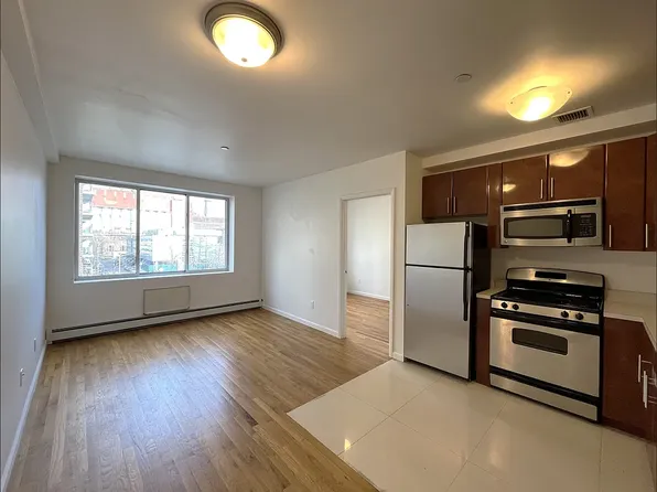 424 East 10th Street image 1 of 9