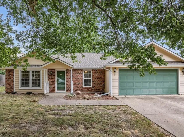 205 Rock Creek Dr, Grain Valley, MO 64029