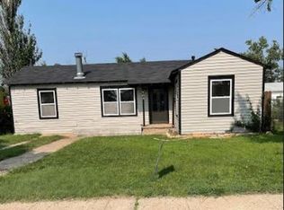 704 Deane Dr, Pampa, TX 79065