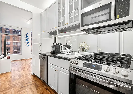 Rented by The Agency | media 5