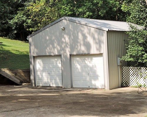 2nd image of 3504 Cades Ct