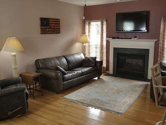 3rd image of 24844 Magnolia Cir