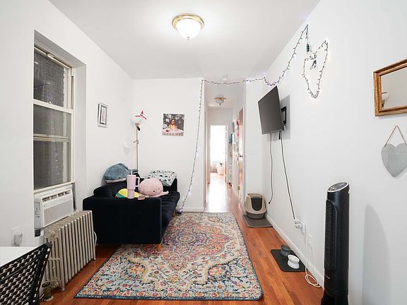 4th image of 1431 York Ave APT 31