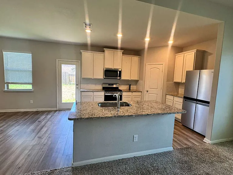 408 Zimmet Dr — Photo 17
