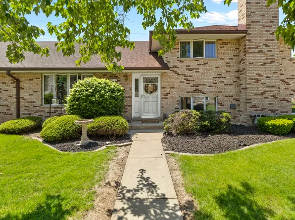 15221 S 74th Ct #50, Orland Park, IL 60462