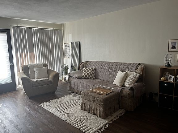 4th image of 2713 Thomas Dr #11406789