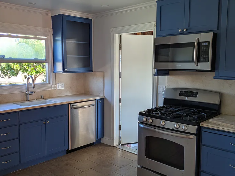 2080 Buchanan St — Photo 5