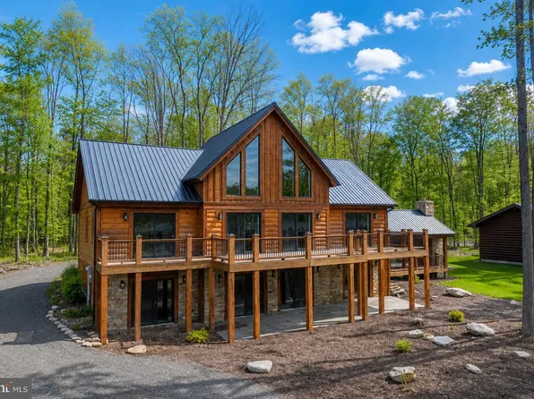 52 Dam View Dr, Oakland, MD 21550