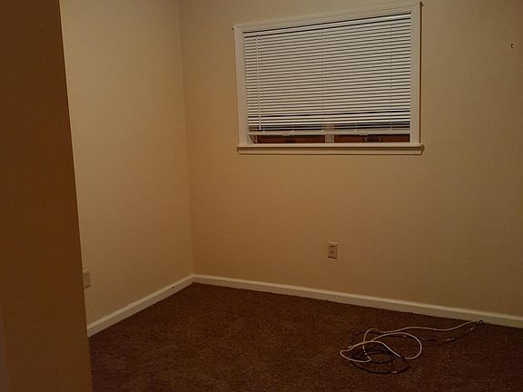 4th image of 2441 S 11th St Floor 1