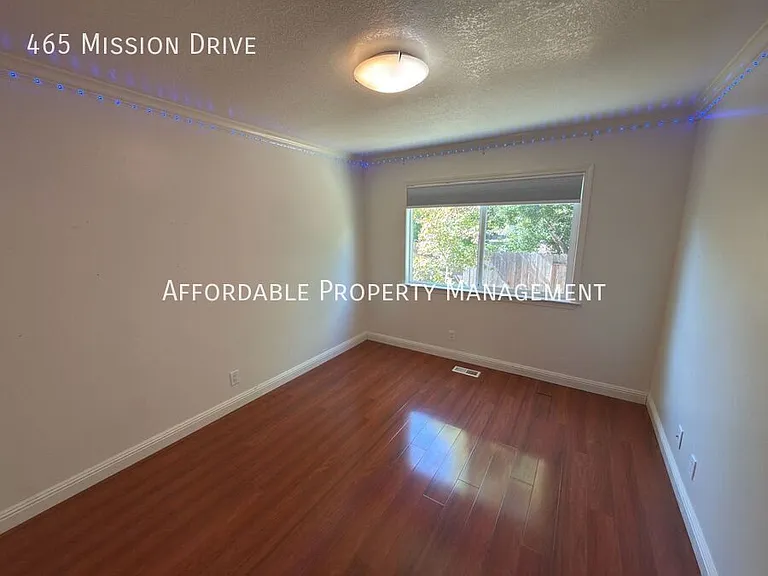 465 Mission Dr — Photo 20