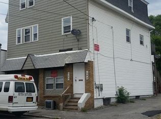 161 Lakeview Ave, Lowell, MA 01850