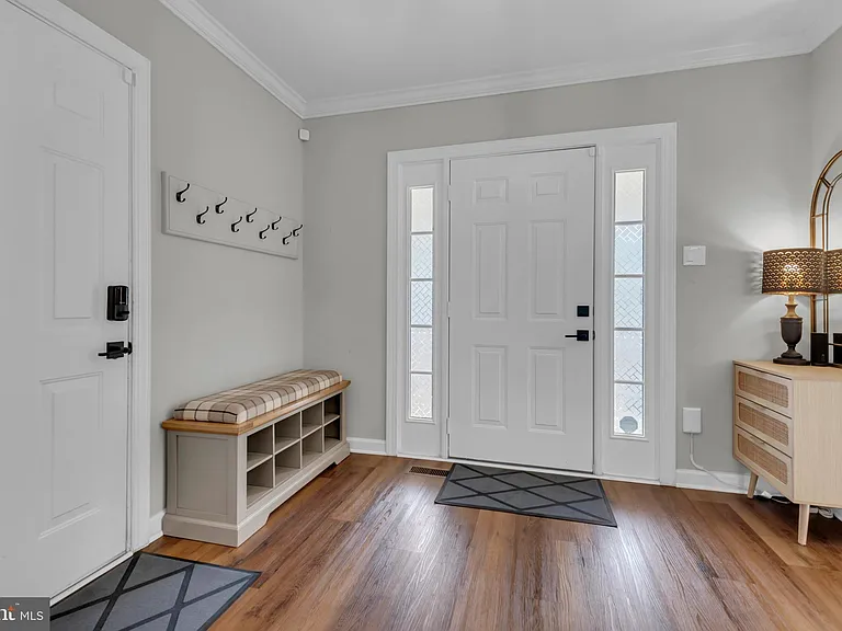 2816 Bargate Ct — Photo 5