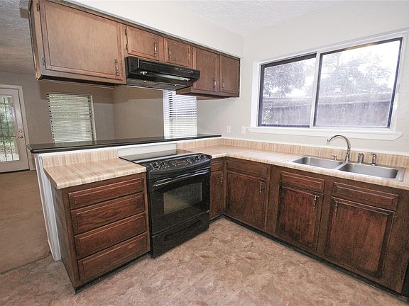 2nd image of 312 Leafwood Cir