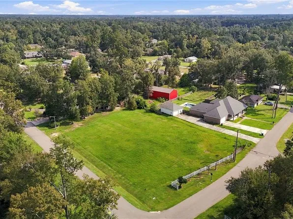 14 Weldon Cir, Ponchatoula, LA 70454