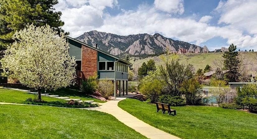 Community Clubhouse- residents can rent for a nominal fee