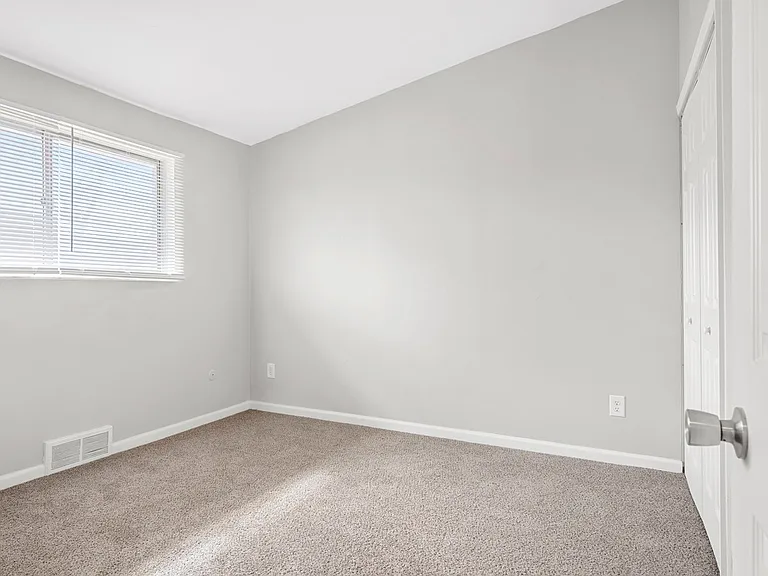 Cavalier Manor — Photo 19