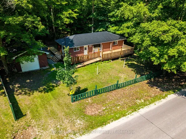 1558 Champlain Rd, Tiny, ON L9M 0C1